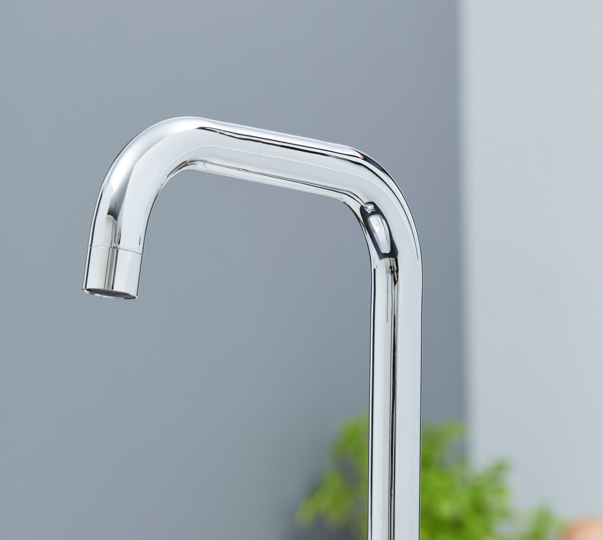 Geardine D Shape Kitchen Tap Chrome