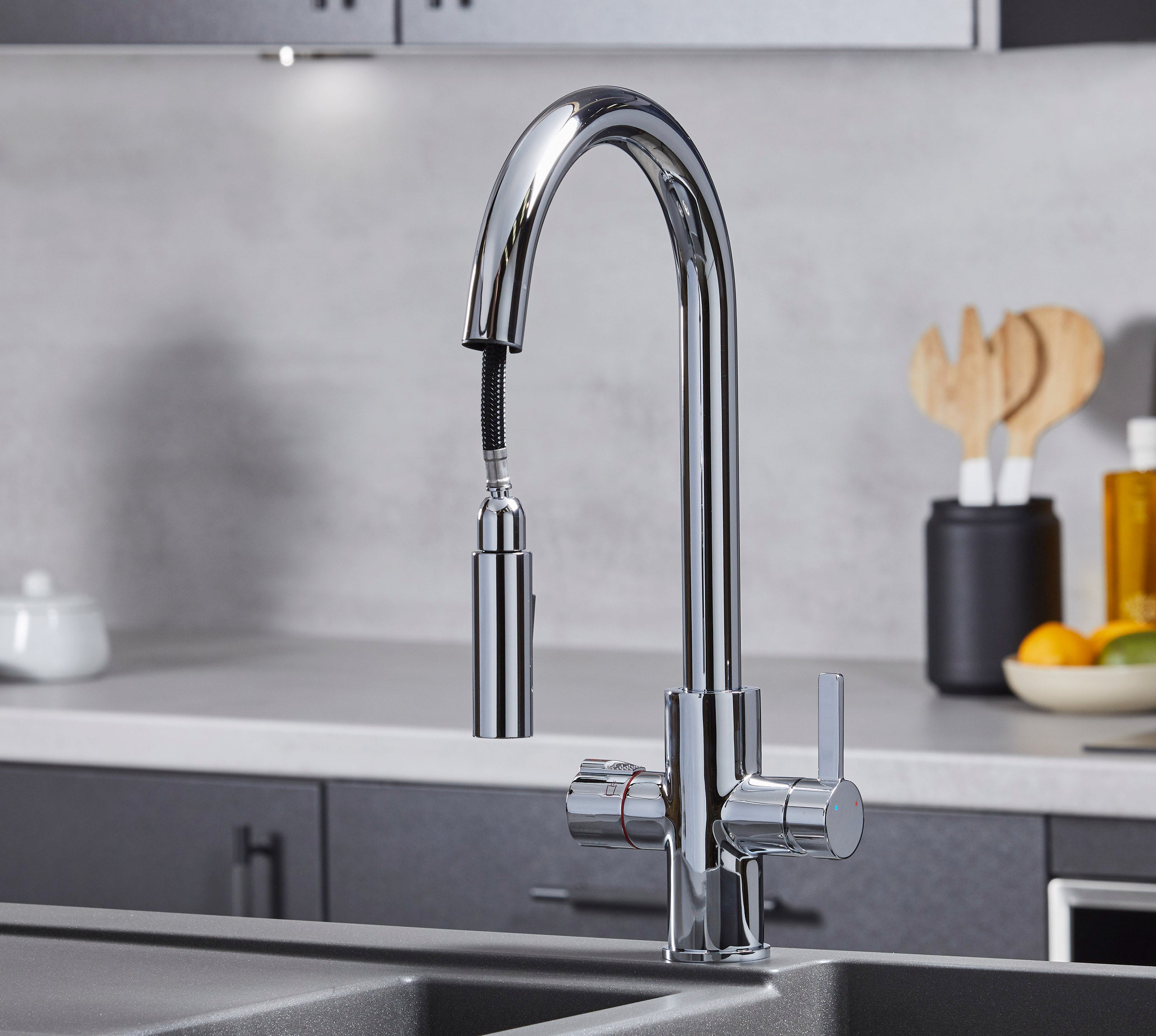 Platinum 4-in-1 Pull-Out: Swan Neck - Chrome
